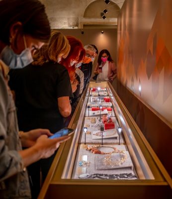 The audio guides have arrived at the Jewellery Museum