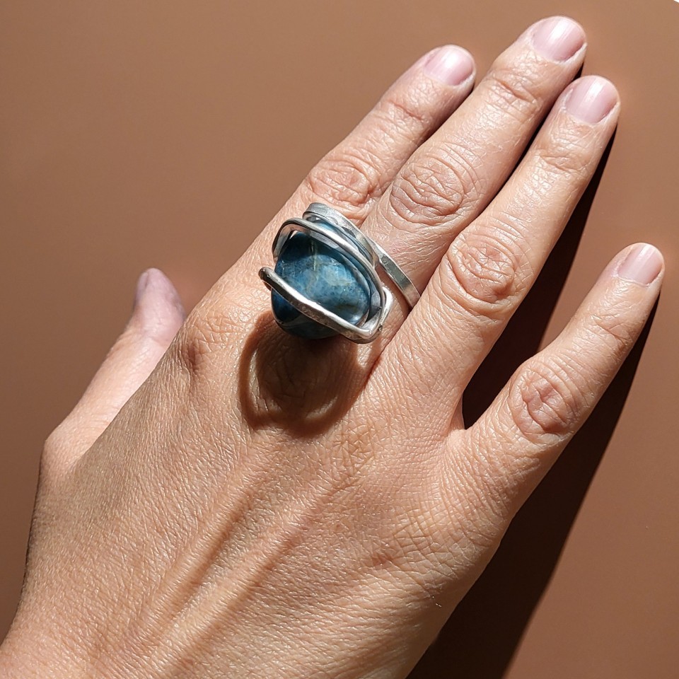 Il tuo anello in alluminio con pietra dura