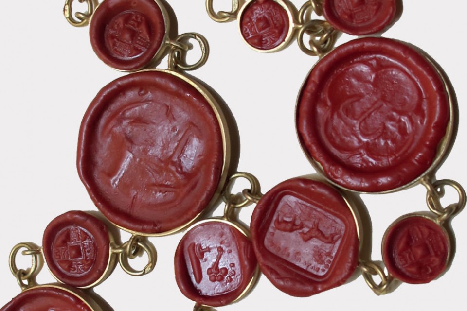 Sigilli: Segni e Identità